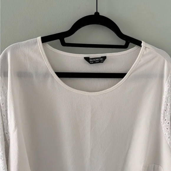 White Eyelet Tiered Blouse - Picture 4 of 6